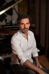 Étienne Guéreau at the piano