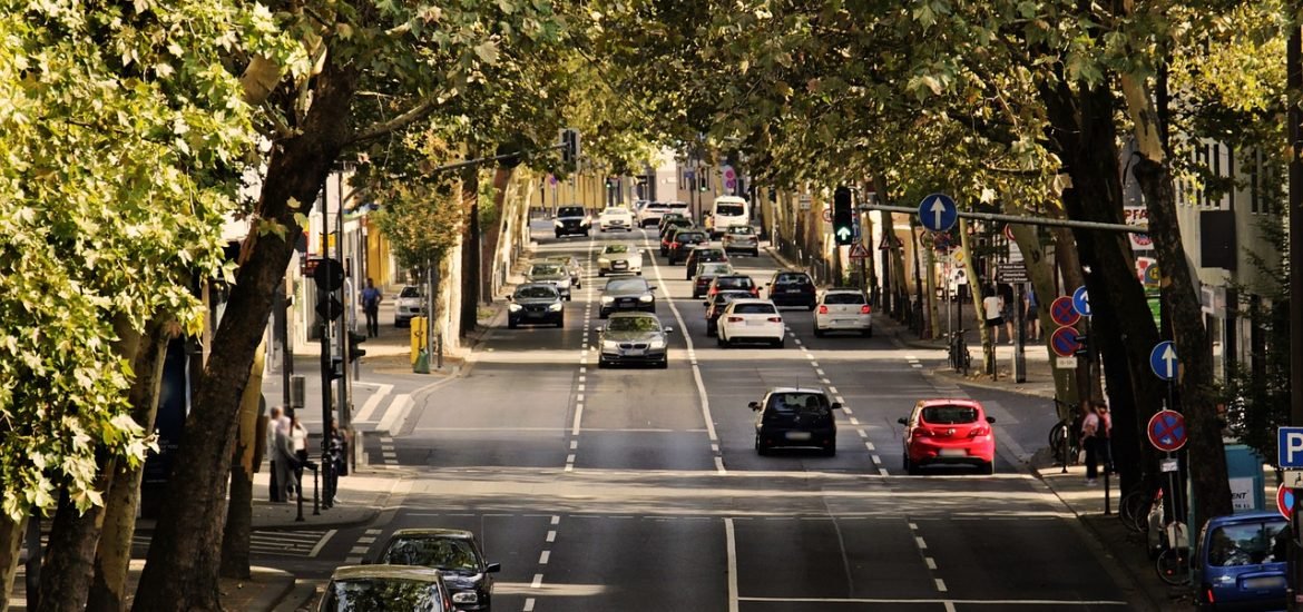Das Verbot von Fahrzeugen mit Verbrennungsmotoren für 2040: ein Fall schlechter Gesetzgebung (1. Teil)