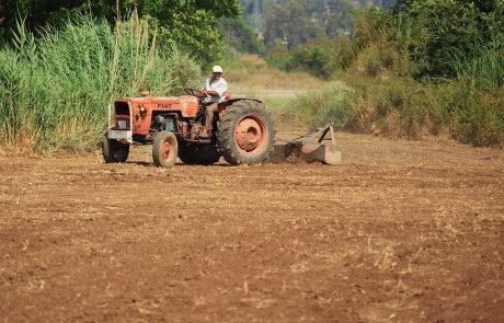 Agricultural workers with worrying levels of mental health problems