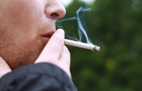 Smoking makes us age faster and reduces life expectancy