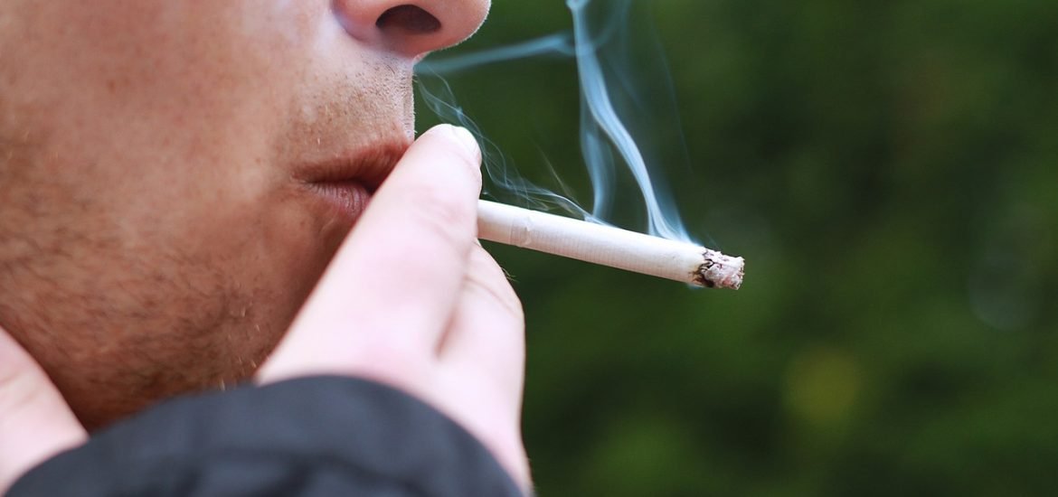 Smoking makes us age faster and reduces life expectancy