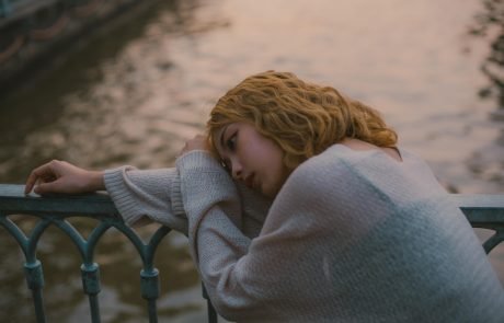 Six Specific Depression Symptoms in Middle Age Linked to Higher Dementia Risk Later in Life