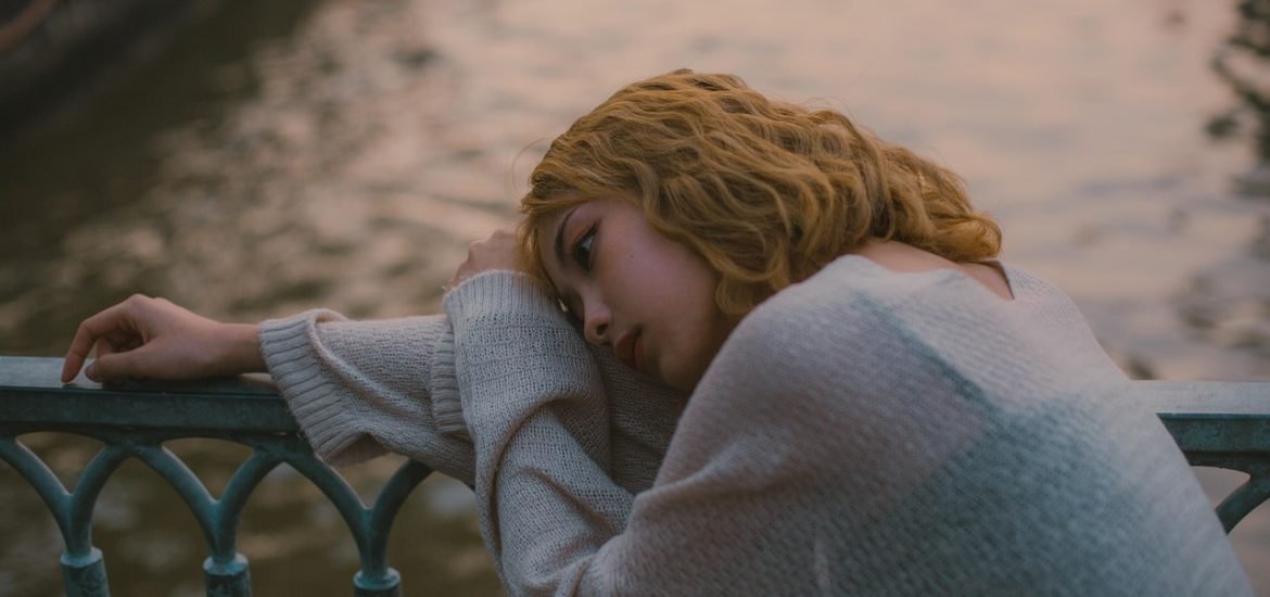 Six Specific Depression Symptoms in Middle Age Linked to Higher Dementia Risk Later in Life