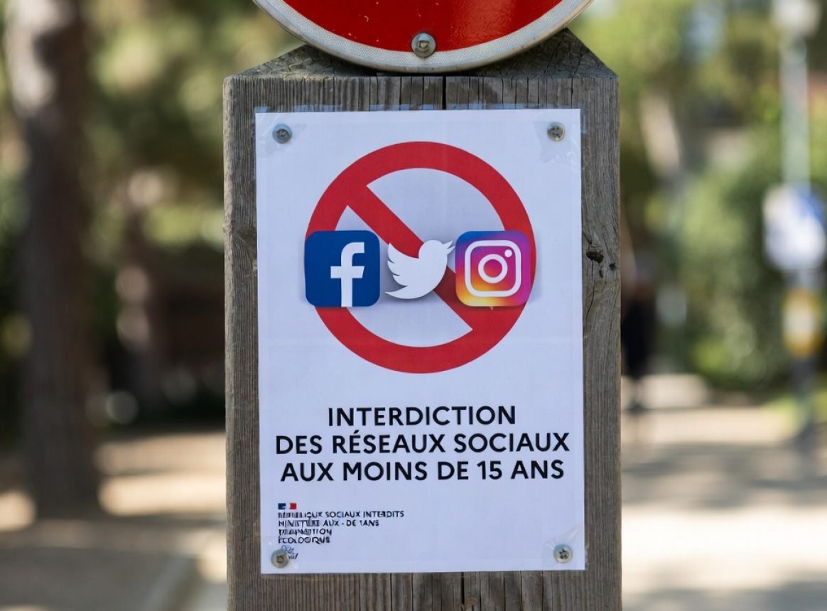 La France interdit les réseaux sociaux aux moins de 15 ans, première en Europe