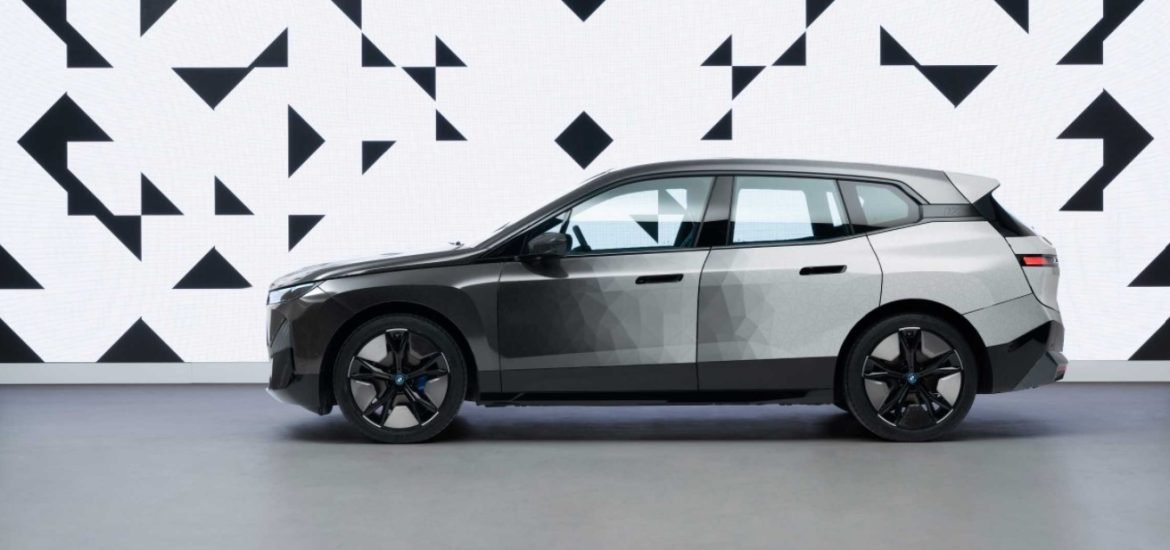 BMW stellt farbwechselndes Auto auf CES 2022 vor
