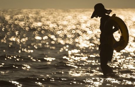 Spending time in the sea raises risk of illness, study says