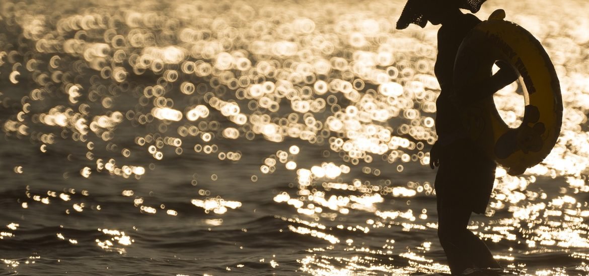 Spending time in the sea raises risk of illness, study says