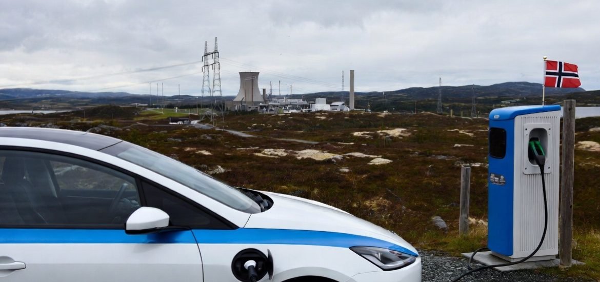Mobilité: la Norvège frôle le tout électrique en matière d’acquisition en 2025