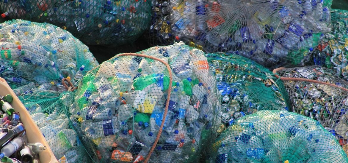 UK corporations pledge to reduce plastic packaging