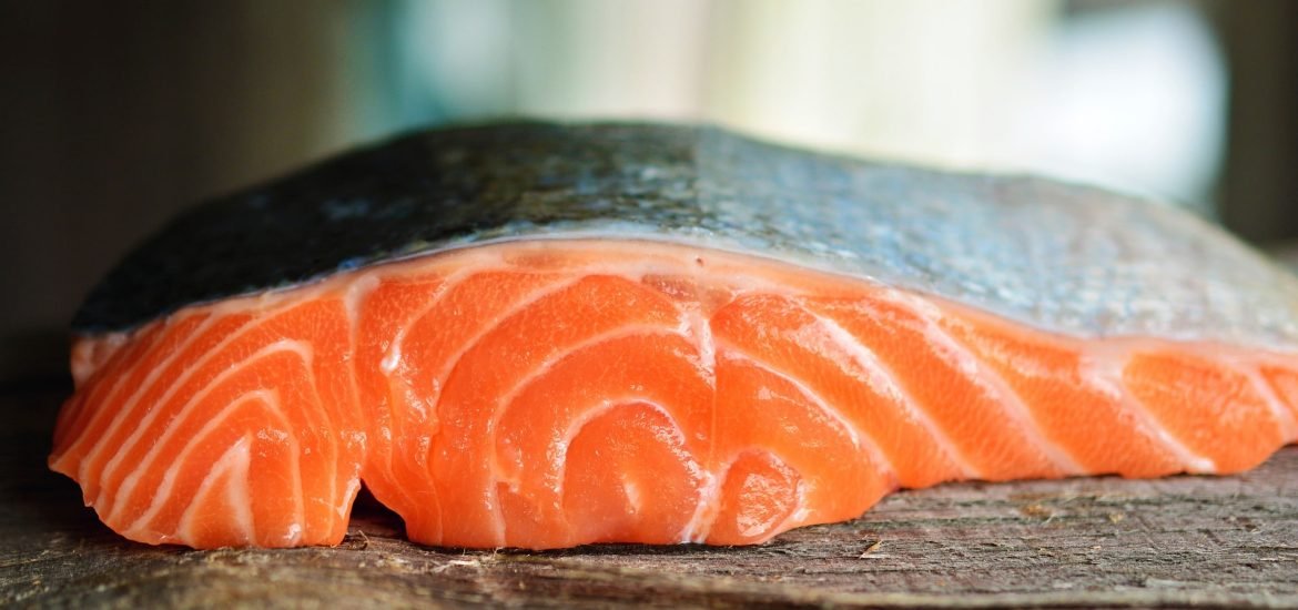 Eating oily fish linked to later onset of menopause