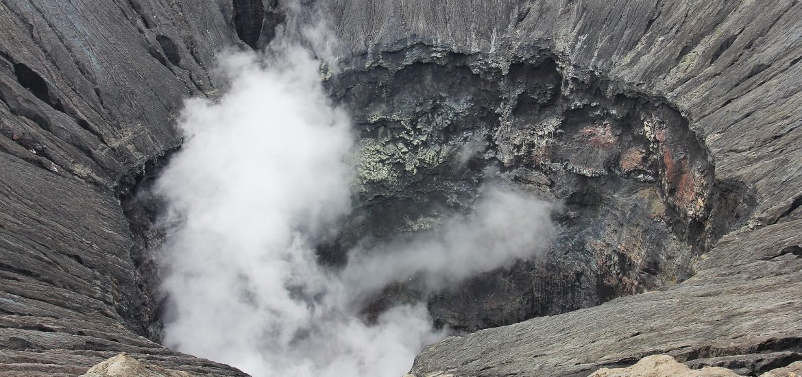 Expect “plenty of warning” before a supervolcano eruption, study says
