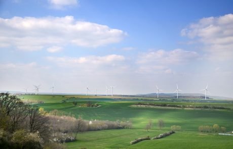 Günstiger und ressourcenschonender als Windräder: Münchner Startup entwickelt fliegende Windanlagen