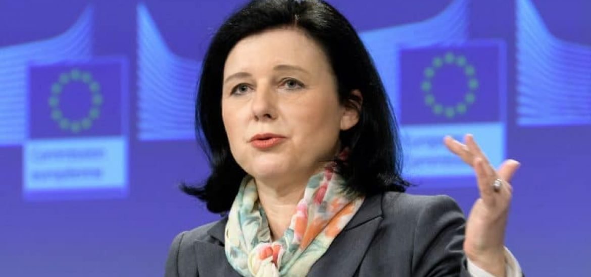 Bruxelles promet des mesures contre la double qualité des produits