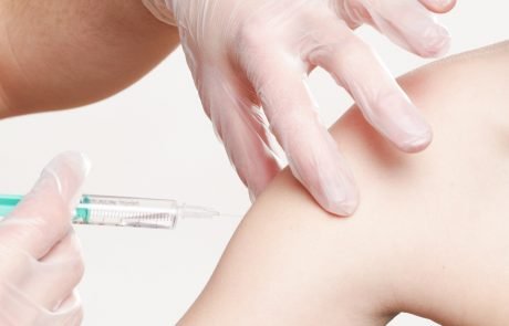 Pour plus d’efficacité, Pfizer/BioNtech préconise une troisième dose de son vaccin